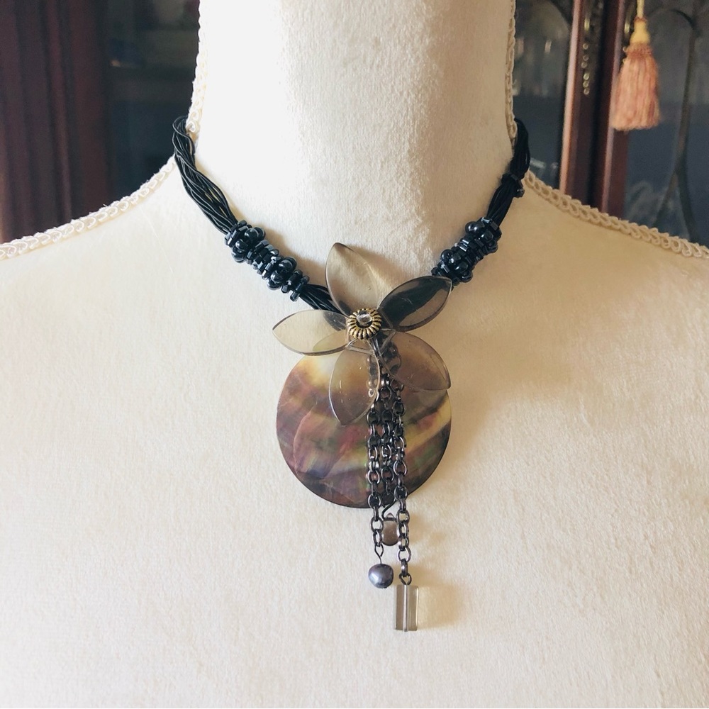 Elegant genuine shell medallion multi strand beaded choker necklace NIP